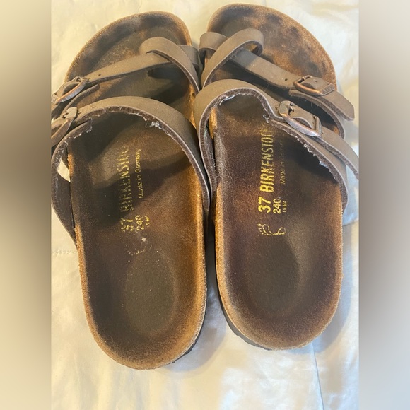 Cross toe Birkenstock sandals - Picture 2 of 3